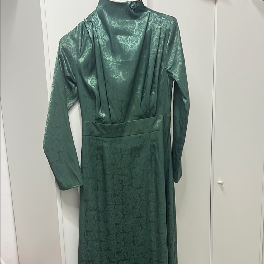 Elegant Green Dress Never Worn
